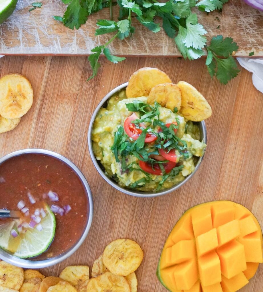 Whole30 Mango Guacamole