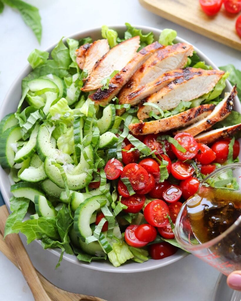 TomatoBasil Grilled Turkey Breast Salad (Whole30) Cook At Home Mom